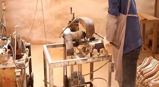 making-wooden-hangers-shaping